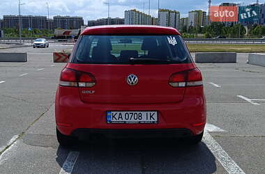 Хетчбек Volkswagen Golf 2011 в 