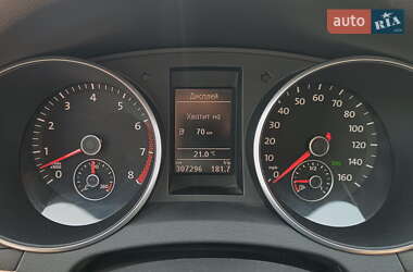 Хетчбек Volkswagen Golf 2011 в 