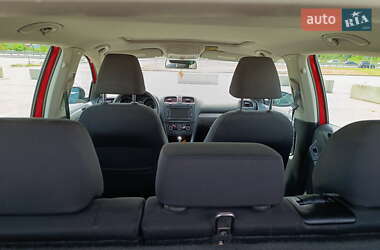 Хетчбек Volkswagen Golf 2011 в 