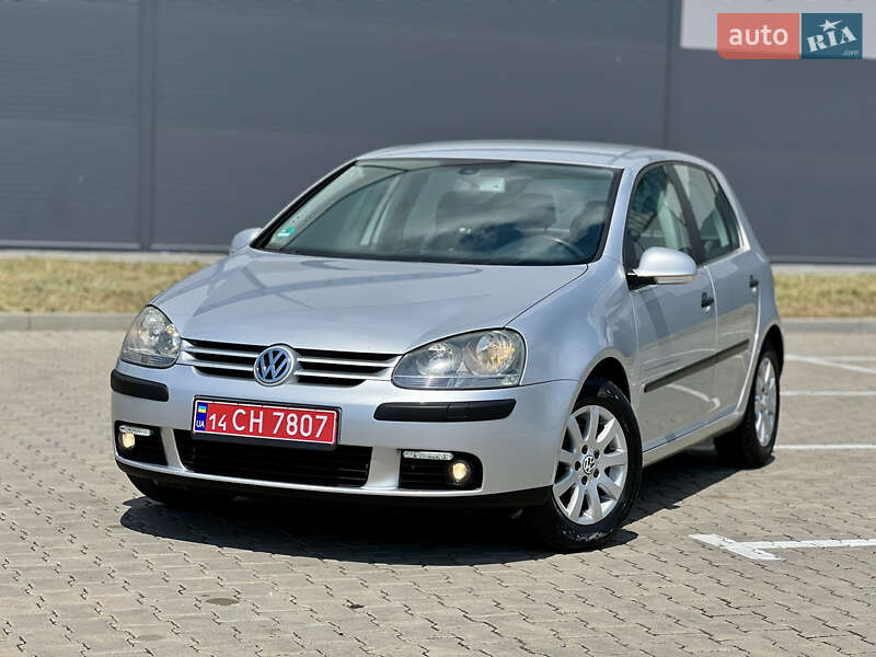 Хетчбек Volkswagen Golf 2004 в Івано-Франківську
