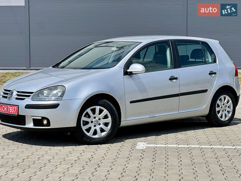 Хетчбек Volkswagen Golf 2004 в Івано-Франківську