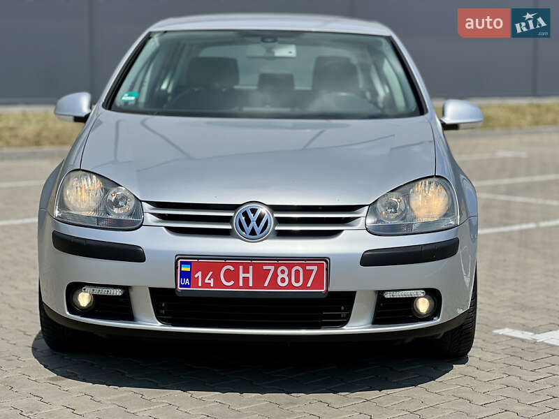 Хетчбек Volkswagen Golf 2004 в Івано-Франківську