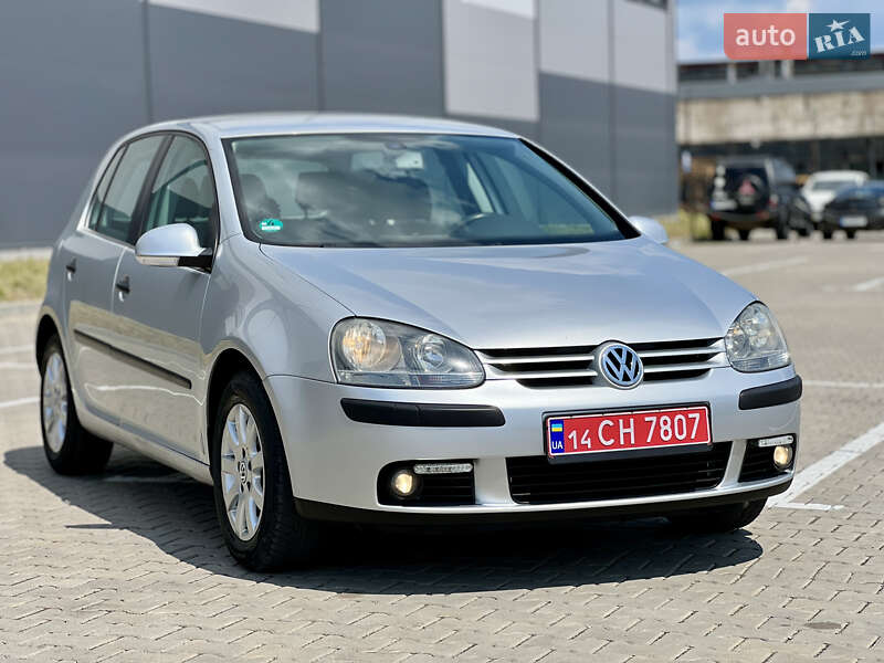 Хетчбек Volkswagen Golf 2004 в Івано-Франківську