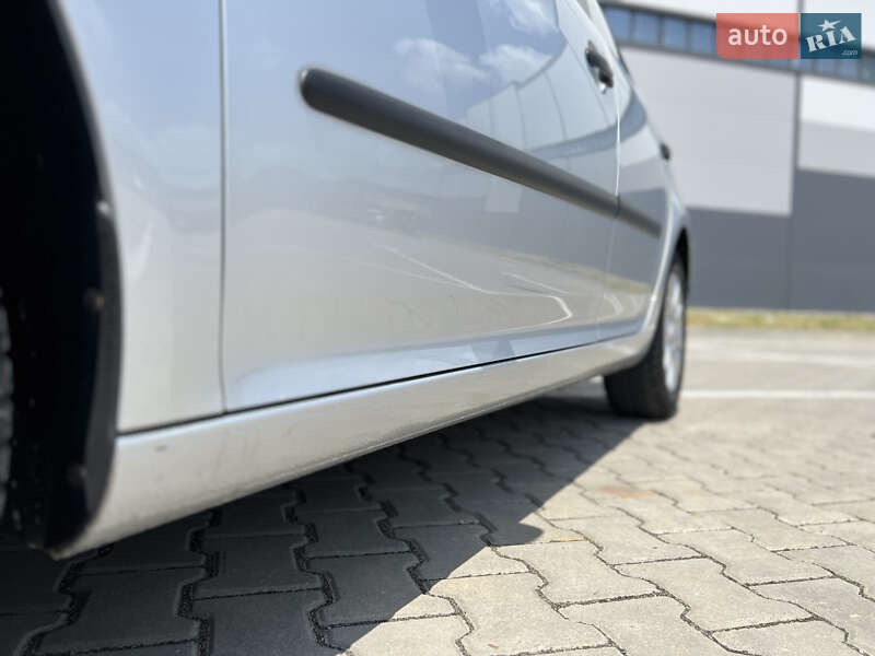 Хетчбек Volkswagen Golf 2004 в Івано-Франківську