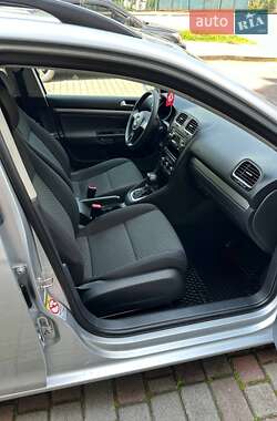 Универсал Volkswagen Golf 2010 в Краснограде