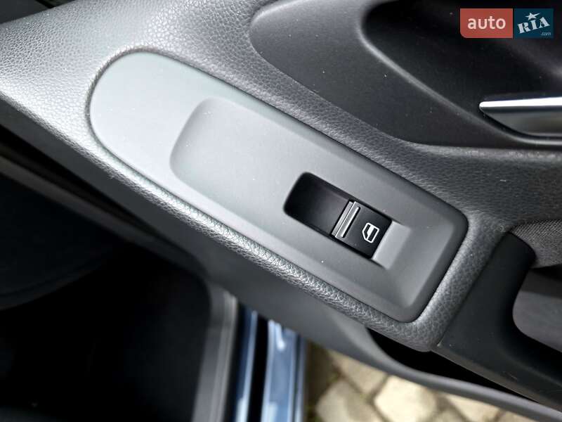 Хетчбек Volkswagen Golf 2009 в Полтаві