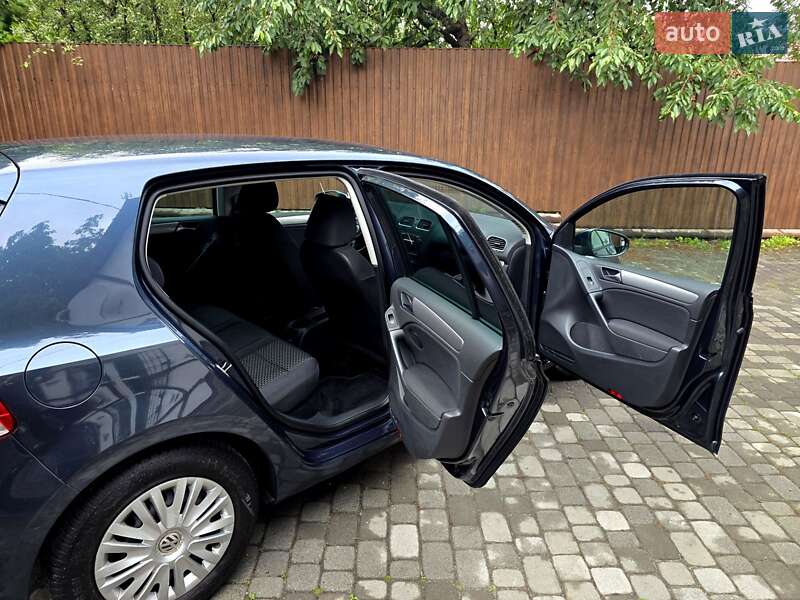 Хетчбек Volkswagen Golf 2009 в Полтаві