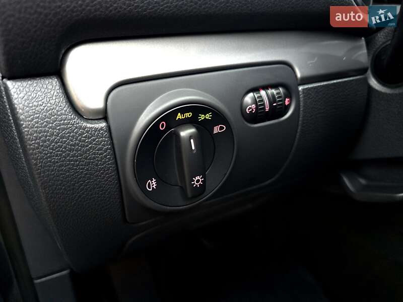 Хетчбек Volkswagen Golf 2009 в Полтаві