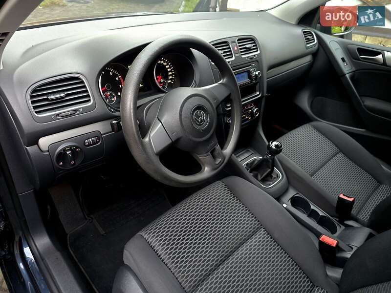 Хетчбек Volkswagen Golf 2009 в Полтаві