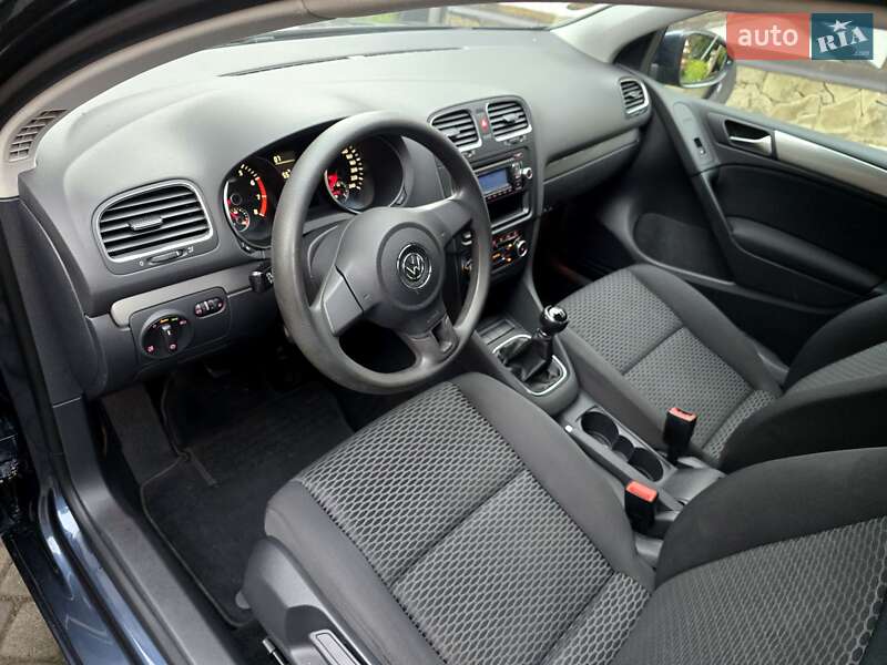 Хетчбек Volkswagen Golf 2009 в Полтаві