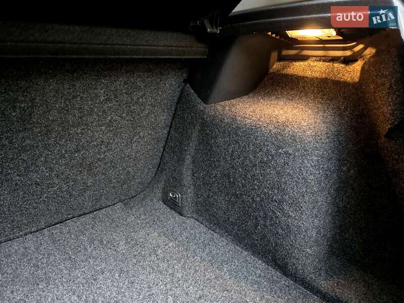 Хетчбек Volkswagen Golf 2009 в Полтаві