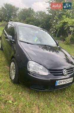 Хетчбек Volkswagen Golf 2004 в Києві