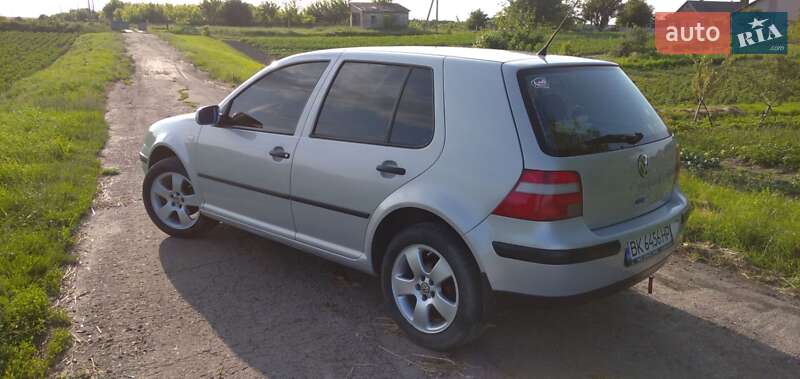Хетчбек Volkswagen Golf 1999 в Рівному