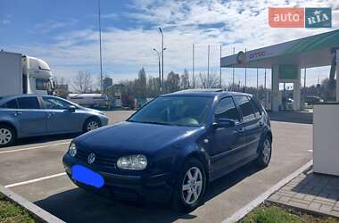Хэтчбек Volkswagen Golf 2000 в 