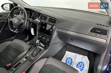 Хэтчбек Volkswagen Golf 2018 в 