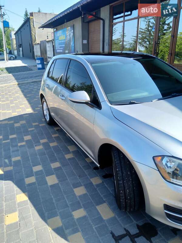 Хэтчбек Volkswagen Golf 2015 в Новоднестровске