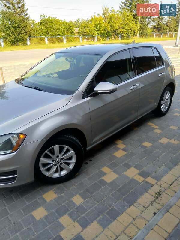 Хэтчбек Volkswagen Golf 2015 в Новоднестровске