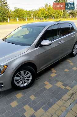Хэтчбек Volkswagen Golf 2015 в 