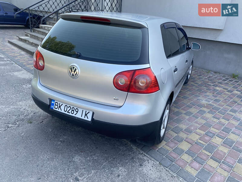 Volkswagen Golf 2005