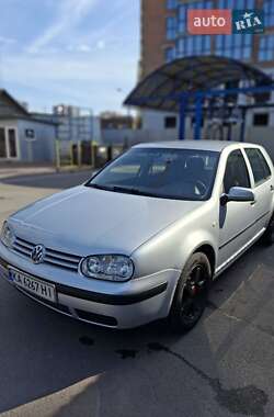 Хэтчбек Volkswagen Golf 2002 в Житомире