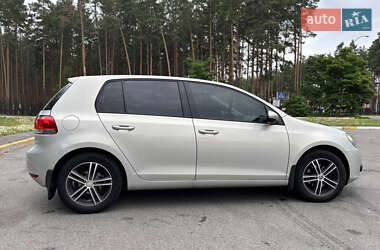 Хетчбек Volkswagen Golf 2011 в 