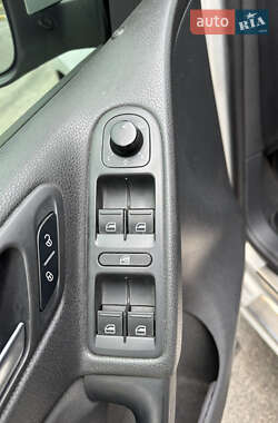 Хетчбек Volkswagen Golf 2011 в 