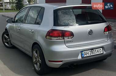Хэтчбек Volkswagen Golf 2013 в 