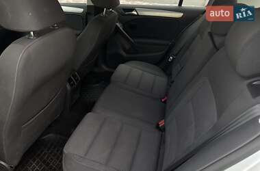 Хэтчбек Volkswagen Golf 2013 в 
