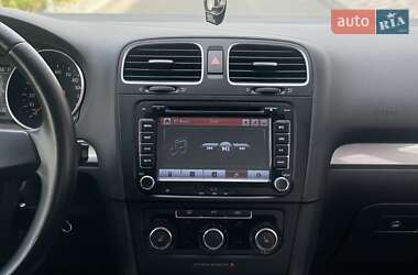 Хэтчбек Volkswagen Golf 2013 в 