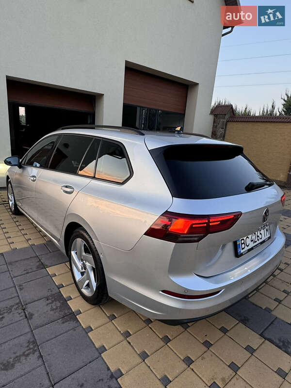Універсал Volkswagen Golf 2021 в Дрогобичі
