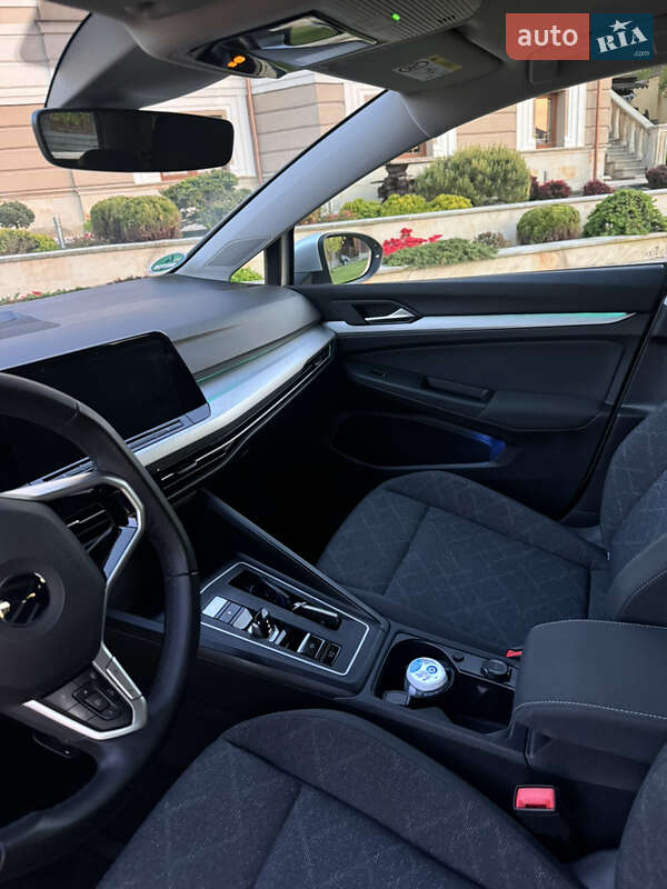 Універсал Volkswagen Golf 2021 в Дрогобичі