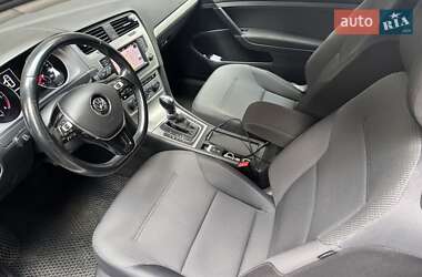 Хэтчбек Volkswagen Golf 2016 в 