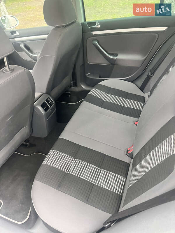 Хэтчбек Volkswagen Golf 2008 в Черкассах