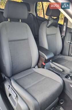 Хэтчбек Volkswagen Golf 2004 в 