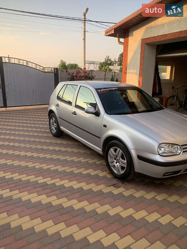 Хэтчбек Volkswagen Golf 2000 в Одессе