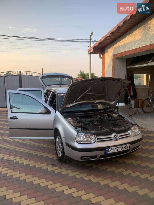 Хэтчбек Volkswagen Golf 2000 в Одессе