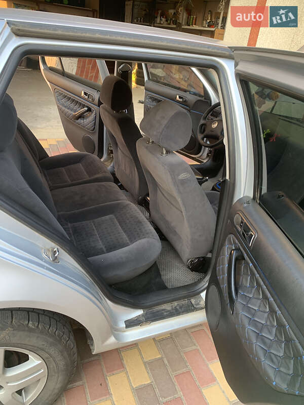 Хэтчбек Volkswagen Golf 2000 в Одессе