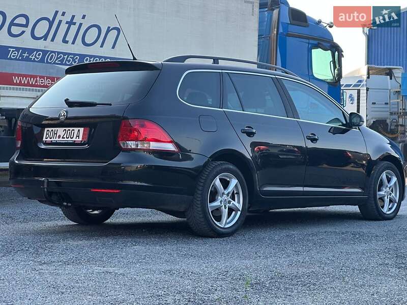 Универсал Volkswagen Golf 2009 в Ровно