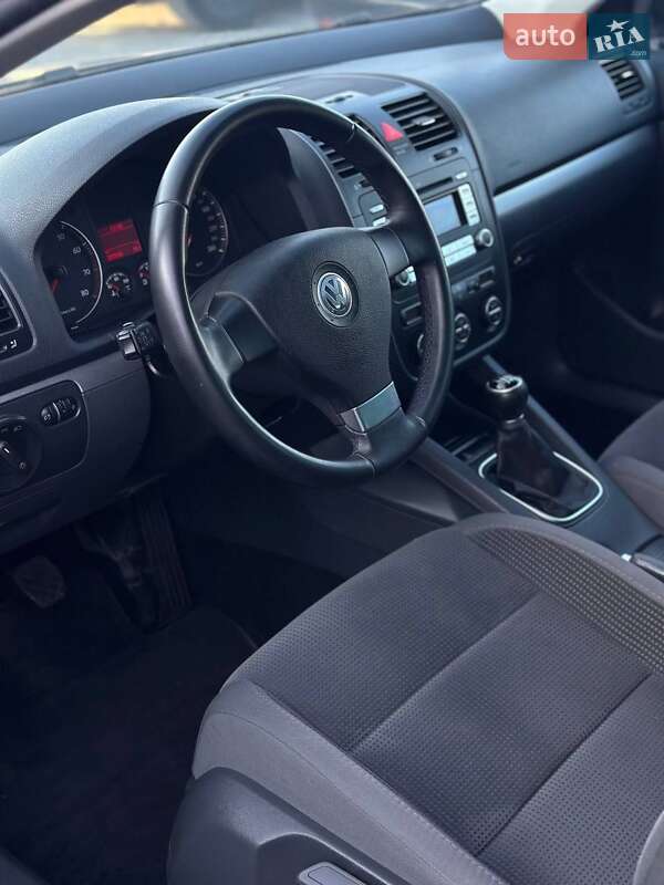 Универсал Volkswagen Golf 2009 в Ровно