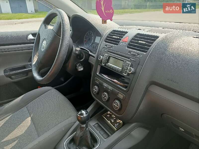 Універсал Volkswagen Golf 2008 в Звягелі