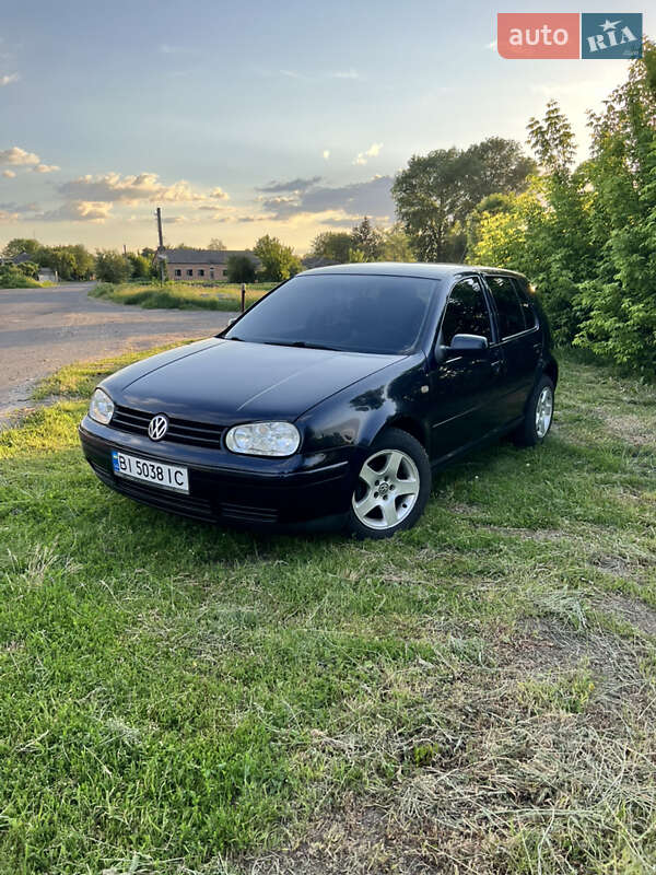 Хетчбек Volkswagen Golf 1998 в Котельві