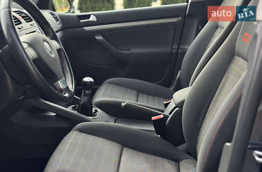 Хэтчбек Volkswagen Golf 2007 в 