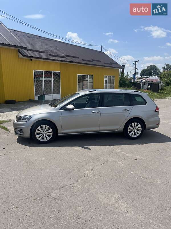 Универсал Volkswagen Golf 2018 в Ровно