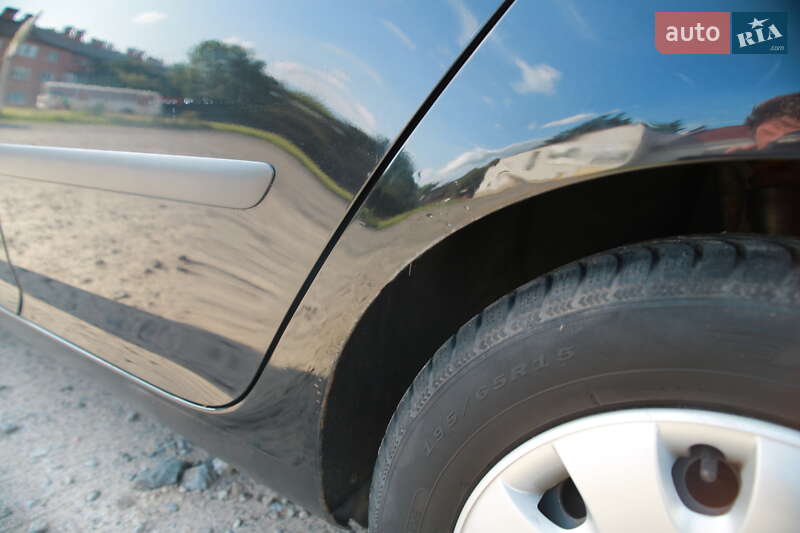 Хетчбек Volkswagen Golf 2003 в Бердичеві