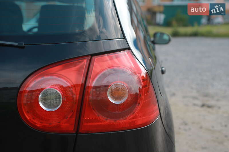 Хетчбек Volkswagen Golf 2003 в Бердичеві