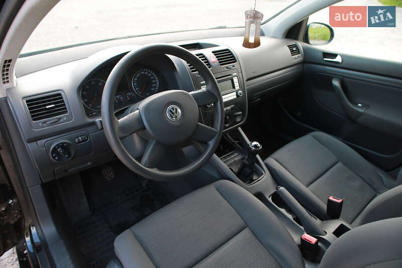 Хетчбек Volkswagen Golf 2003 в Бердичеві