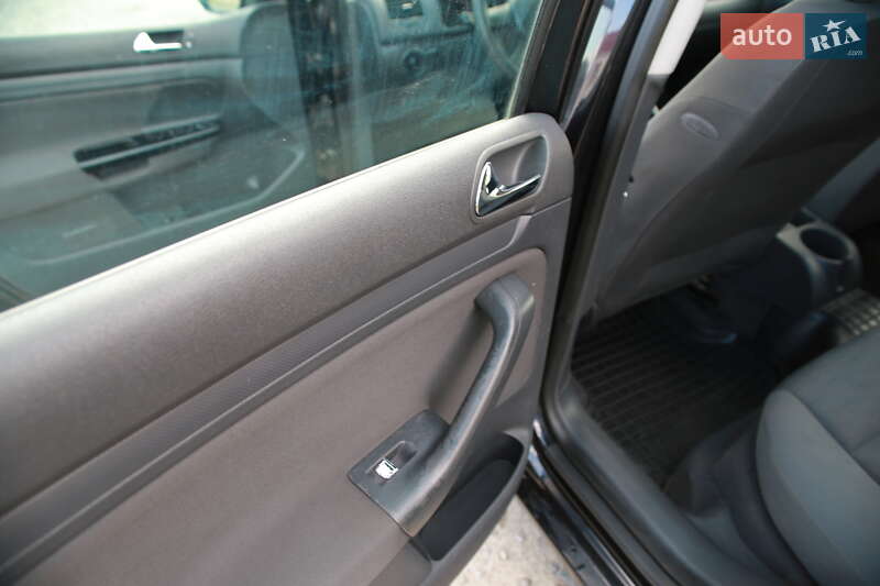 Хетчбек Volkswagen Golf 2003 в Бердичеві