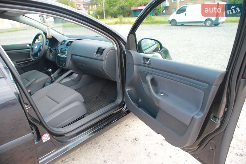 Хетчбек Volkswagen Golf 2003 в Бердичеві