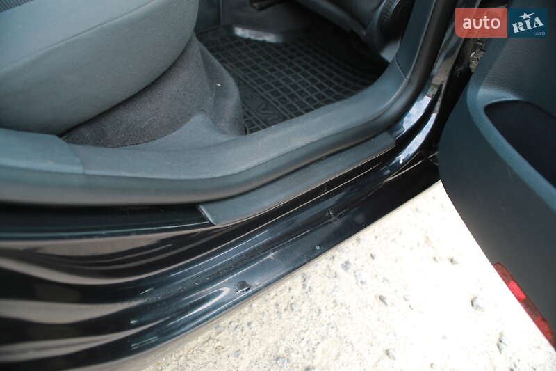 Хетчбек Volkswagen Golf 2003 в Бердичеві