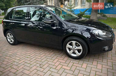 Хэтчбек Volkswagen Golf 2009 в Сумах